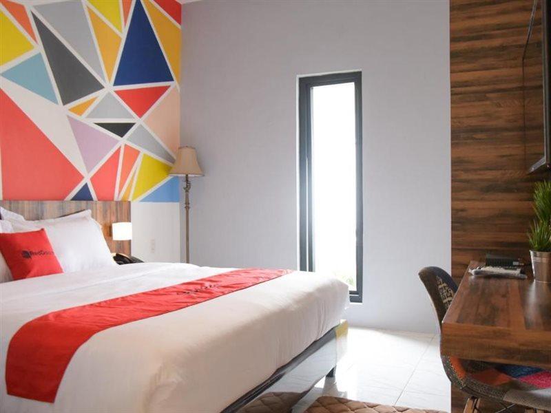 RedDoorz Plus near UNIMED Medan Exterior foto
