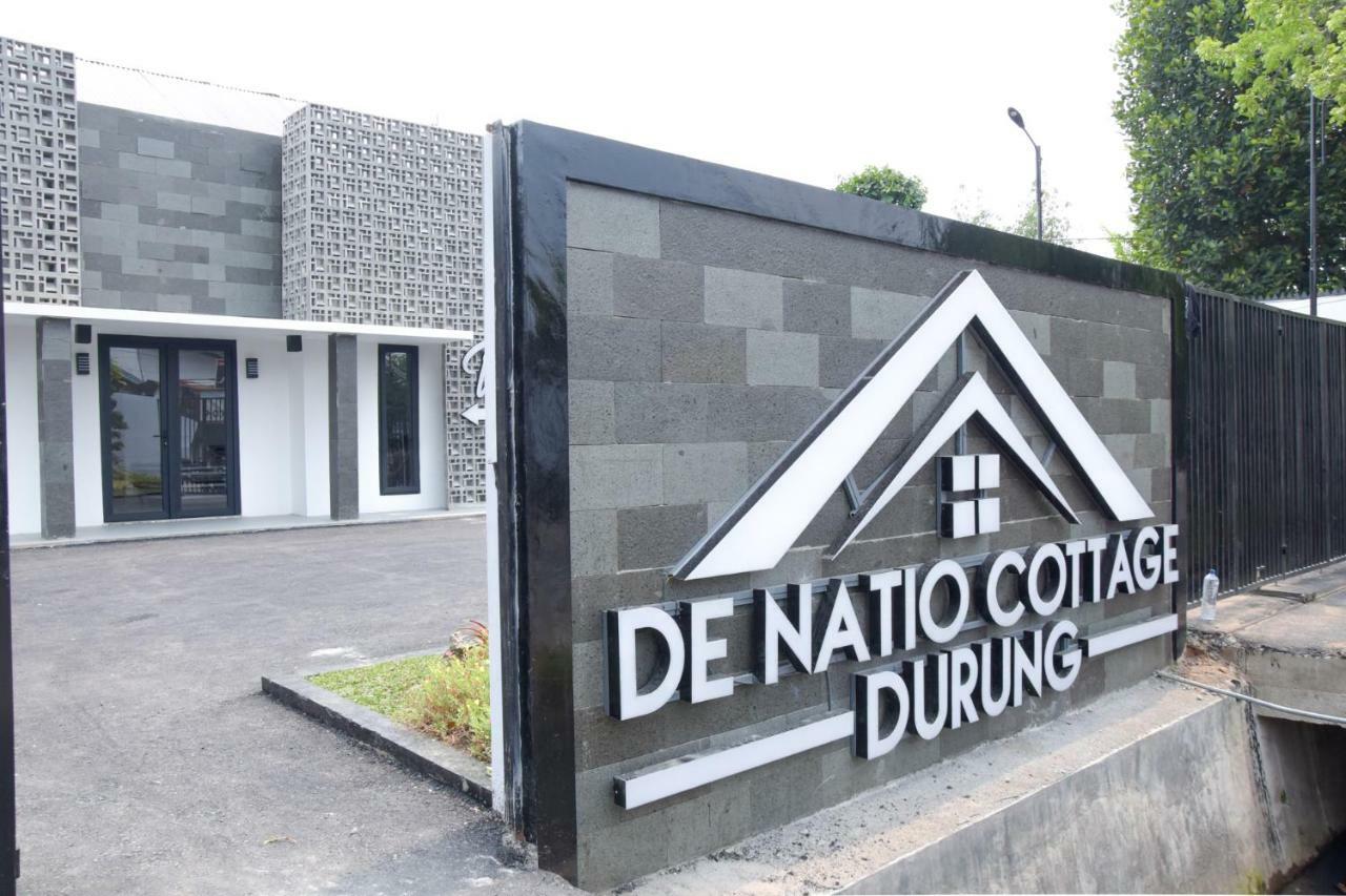 RedDoorz Plus near UNIMED Medan Exterior foto